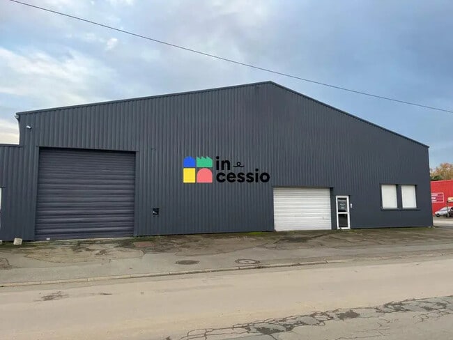 Location Local d'activités 600 m²