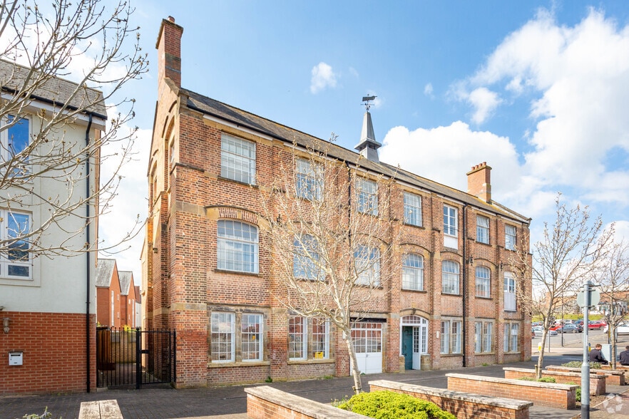 Summerhouse Terrace, Yeovil for sale - Building Photo - Image 2 of 9