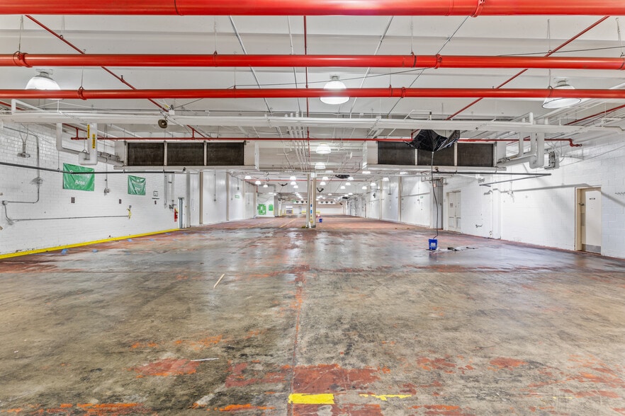 2200 Lithonia Industrial Blvd, Lithonia, GA to rent - Interior Photo - Image 2 of 10