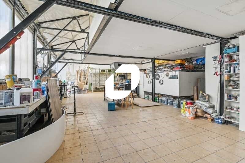Light Industrial in Colombes for sale Building Photo- Image 1 of 13