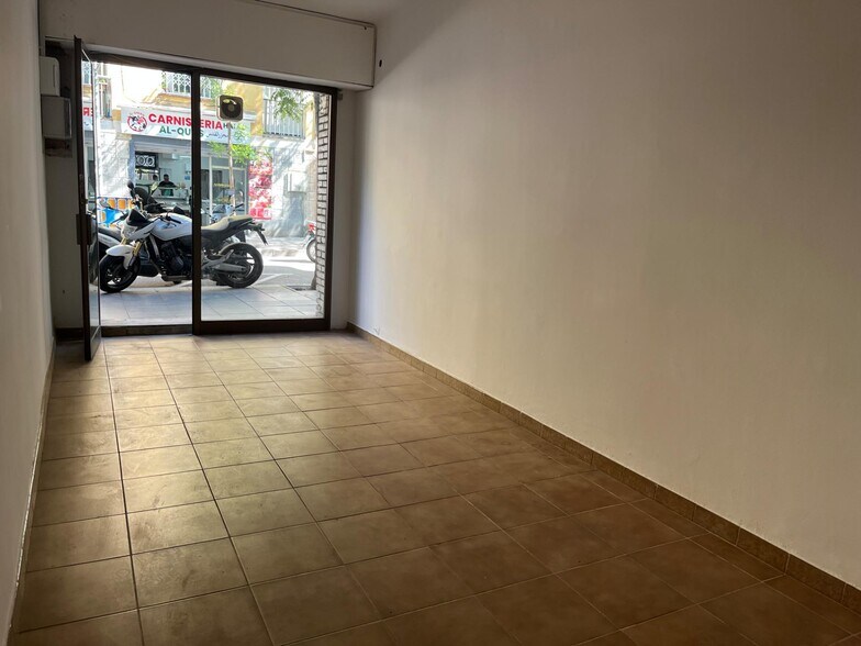 Retail in Santa Coloma de Gramenet, Barcelona to rent - Building Photo - Image 2 of 2