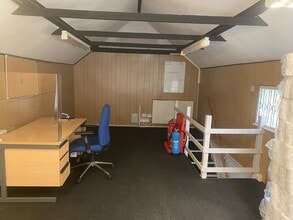 1A Firbank Rd, Bedford to rent Interior Photo- Image 2 of 3