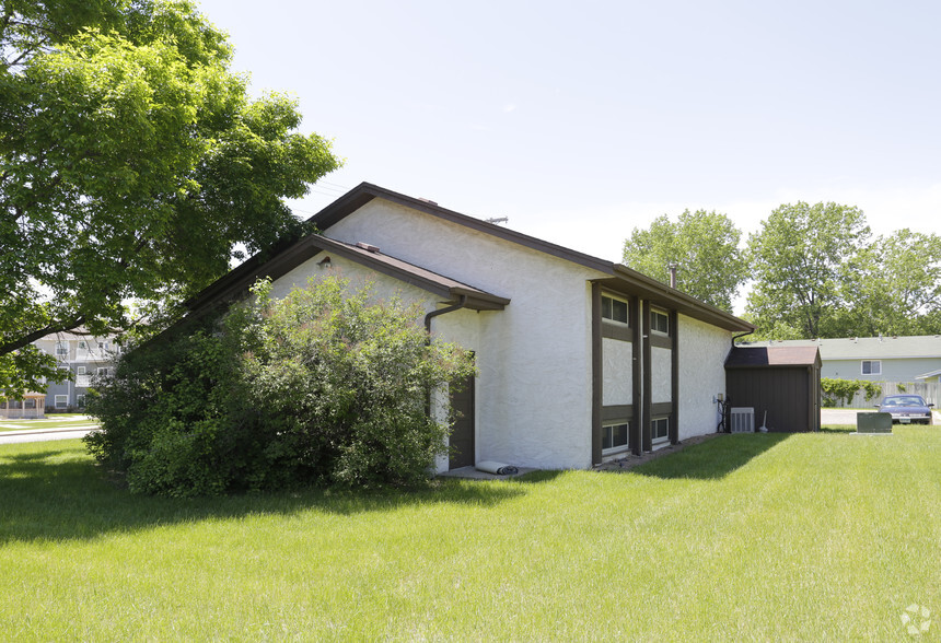 1299 NE Mississippi St, Fridley, MN for rent - Building Photo - Image 3 of 5