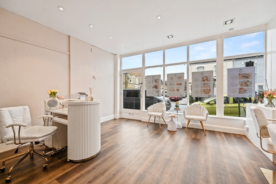 243 Munster Rd, London to rent - Building Photo - Image 3 of 11