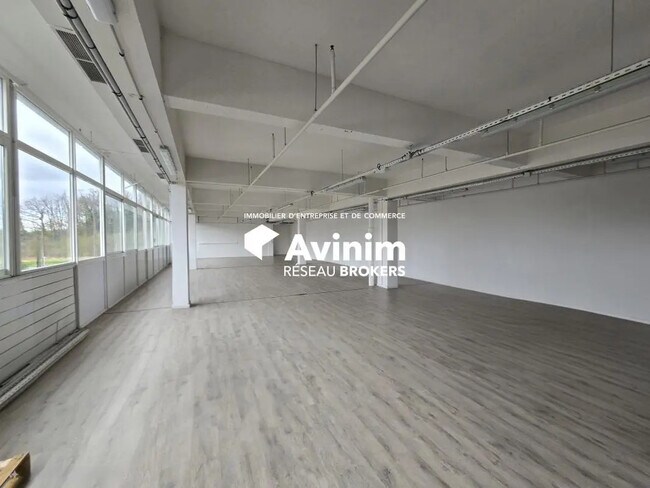 Location Bureaux 295 m²