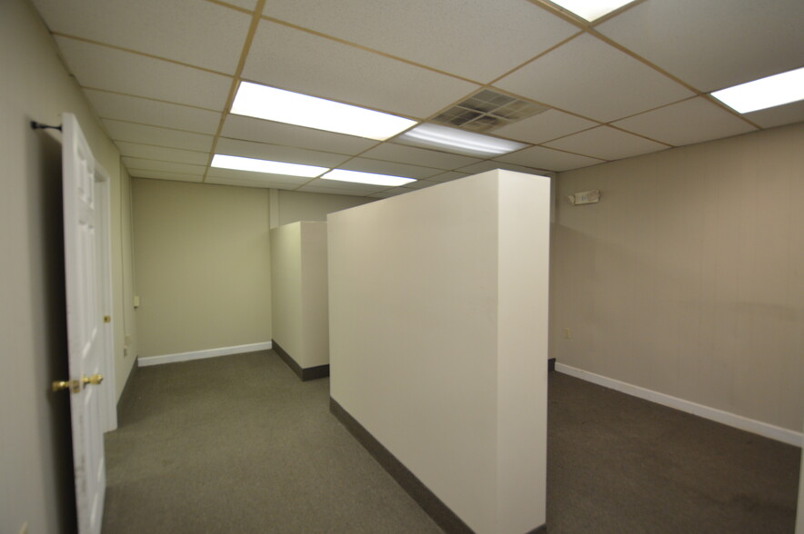 1023 Chestnut St, Winston-Salem, NC for rent - Building Photo - Image 3 of 7