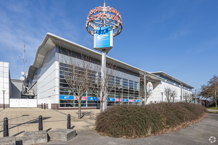 Hemingway Rd, Cardiff to rent - Building Photo - Image 2 of 4