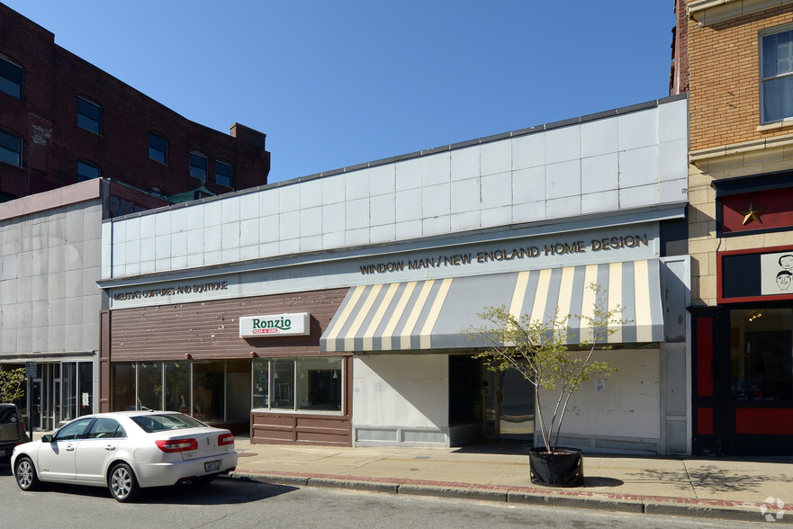 240 Main St, Pawtucket, RI for sale - Primary Photo - Image 1 of 1