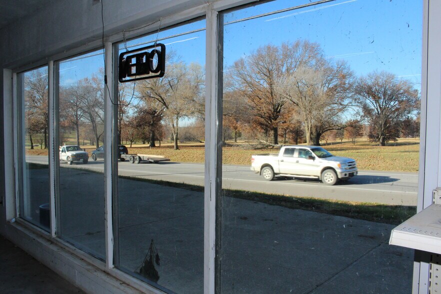 1900 E Liberty St, Mexico, MO for sale - Building Photo - Image 1 of 16