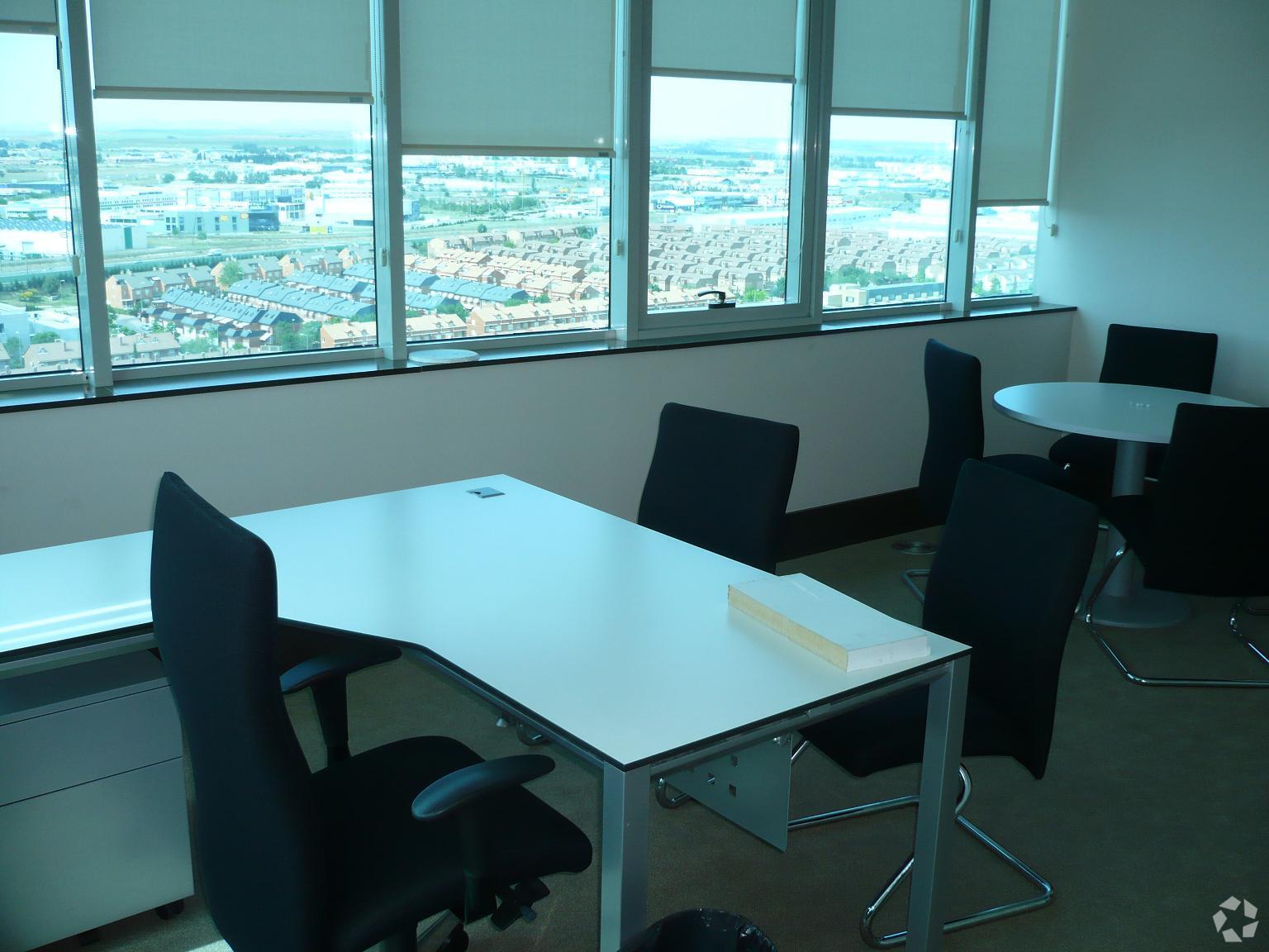 Calle Juan Carlos i, 13, Alcalá de Henares, Madrid to rent Interior Photo- Image 1 of 7