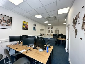 110-114 Golders Green Rd, London to rent Interior Photo- Image 2 of 4