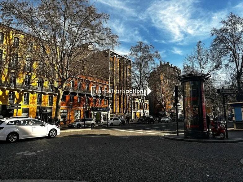 Retail in Toulouse to rent - Building Photo - Image 2 of 4