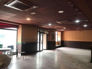 Retail in Alcalá de Henares, Madrid to rent Interior Photo- Image 1 of 14