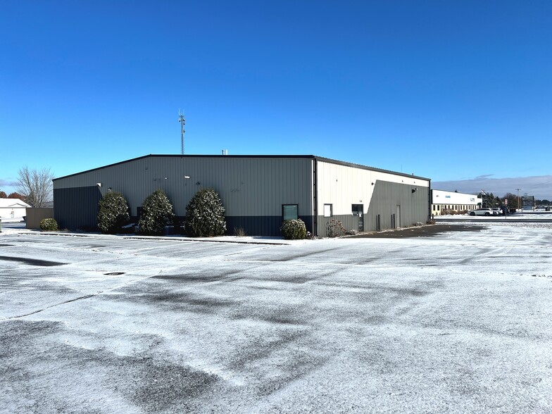 7548 Industrial Park Rd, Baxter, MN for rent - Building Photo - Image 1 of 19