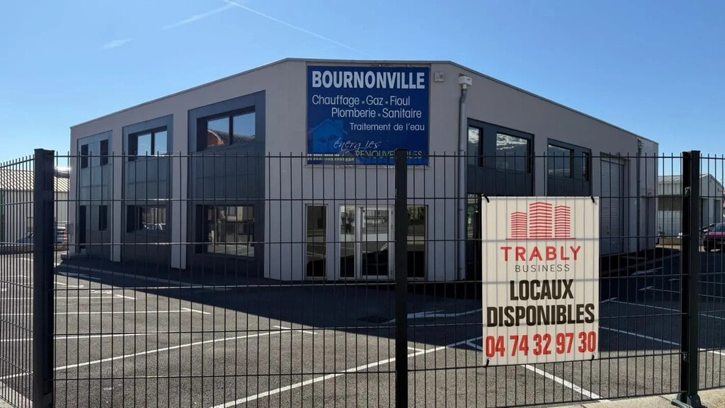 Vente Entrepôt 843 m² - Photo 1