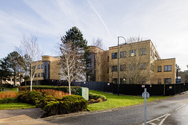 More details for 1 Lakeside Rd, Farnborough - Office to Rent