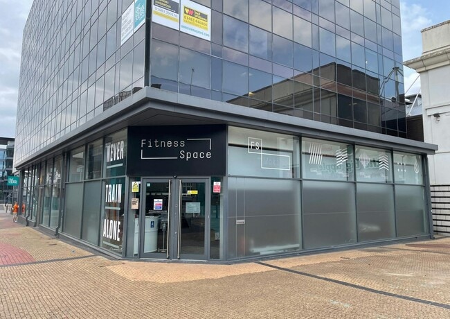 More details for 1 Crown Sq, Woking - Retail to Rent
