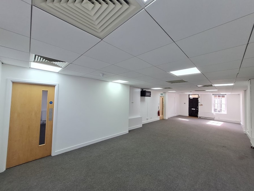 5-6 Church St, Twickenham to rent Interior Photo- Image 1 of 8