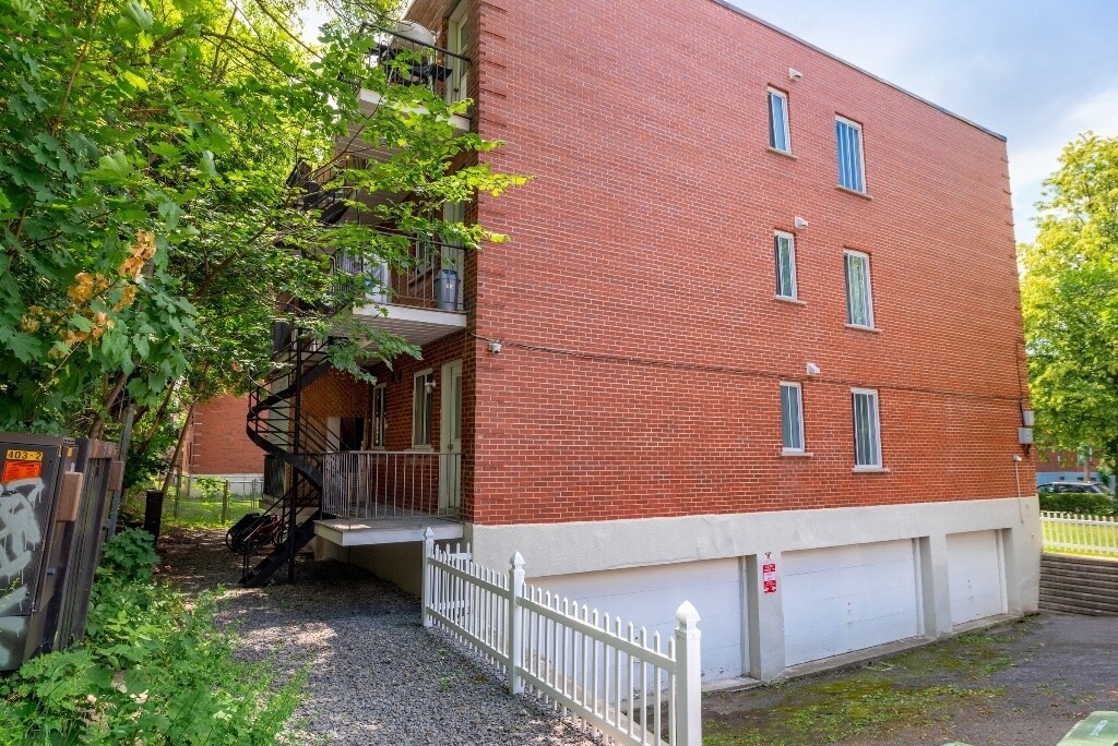 4620 Av Barclay, Montréal H3W 1C7 UK