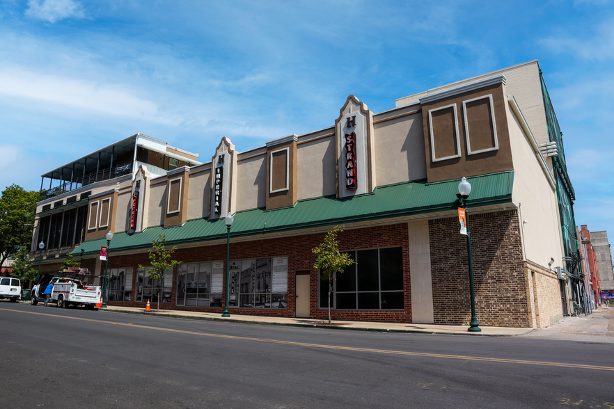 724 Austin Ave, Waco, TX for sale - Building Photo - Image 1 of 14