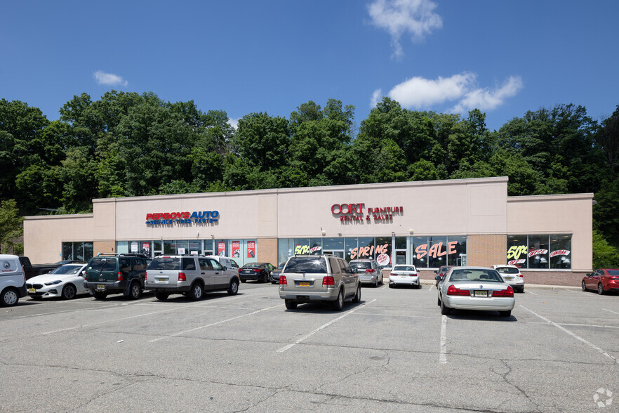 5 State Route 17, Hasbrouck Heights, NJ for rent - Building Photo - Image 3 of 5