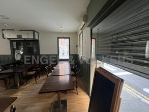 Retail in Barcelona, Barcelona to rent Interior Photo- Image 2 of 10