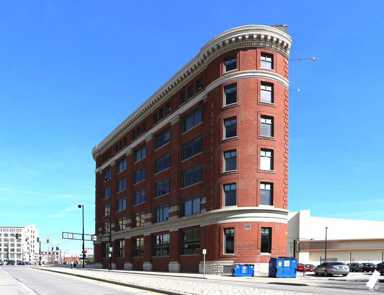 401 E Court St, Cincinnati, OH for sale - Building Photo - Image 1 of 1