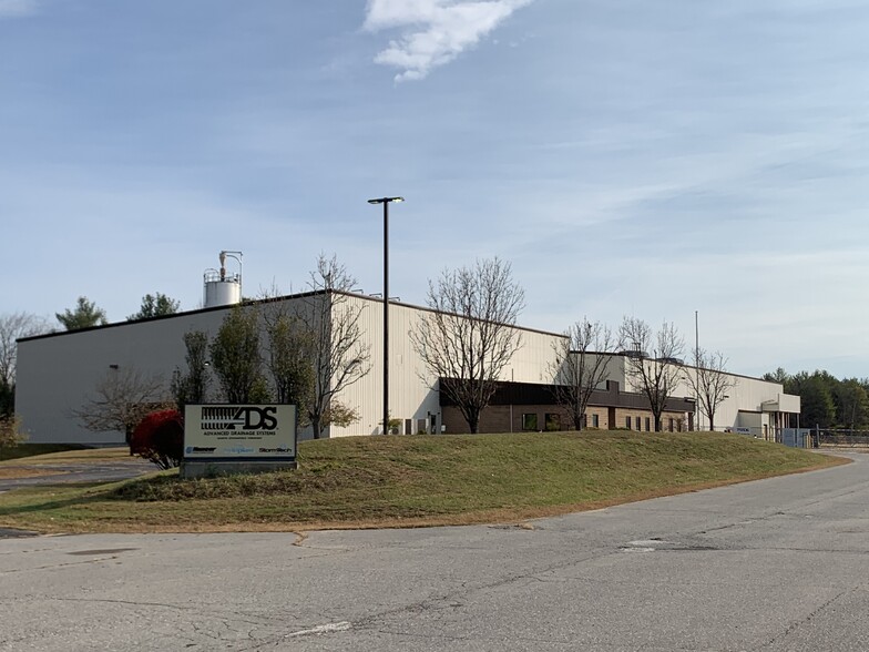 30 Precision Dr, North Springfield, VT for sale - Primary Photo - Image 1 of 13