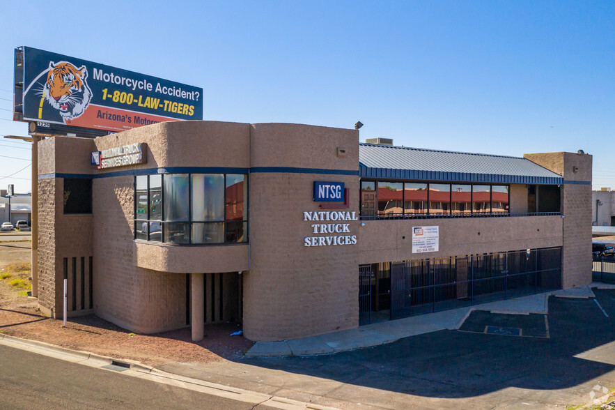 1622 N Black Canyon Fwy, Phoenix, AZ for sale - Primary Photo - Image 1 of 18