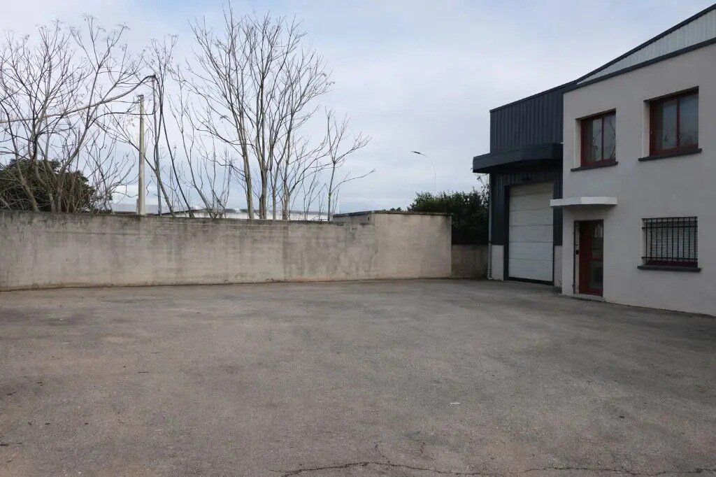 103 Rue De L'Industrie, Saint-Priest to rent Building Photo- Image 1 of 6