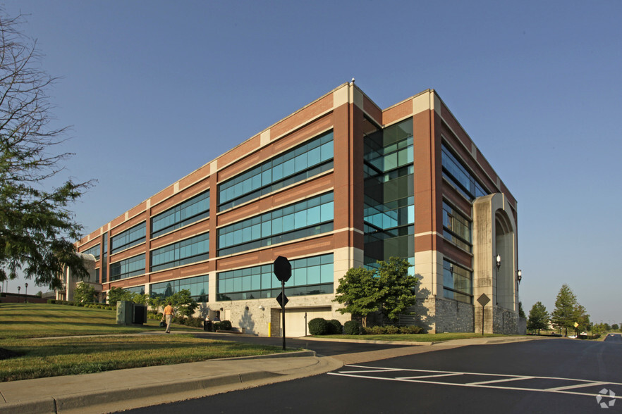 2002B Papa Johns Blvd, Louisville, KY for sale - Primary Photo - Image 1 of 1