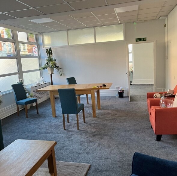 135 Narborough Rd, Leicester to rent - Building Photo - Image 3 of 3