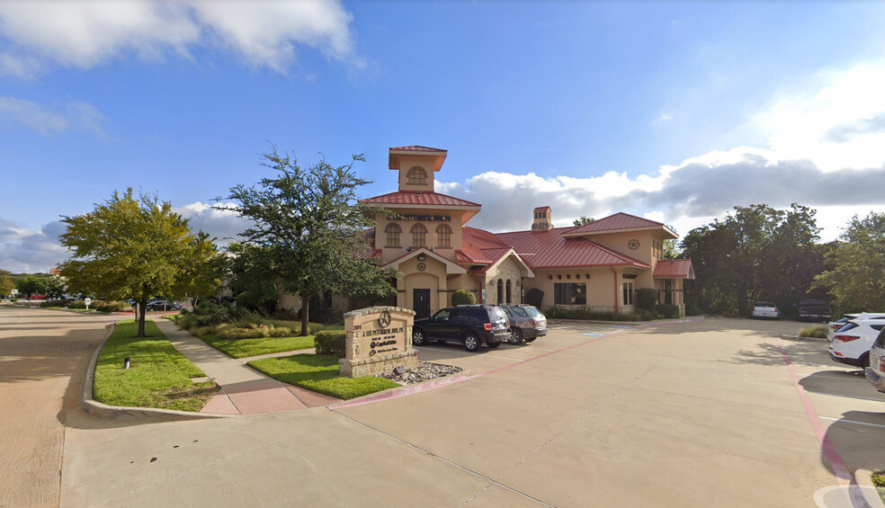 201 Players Cir, Southlake, TX for sale - Primary Photo - Image 1 of 22