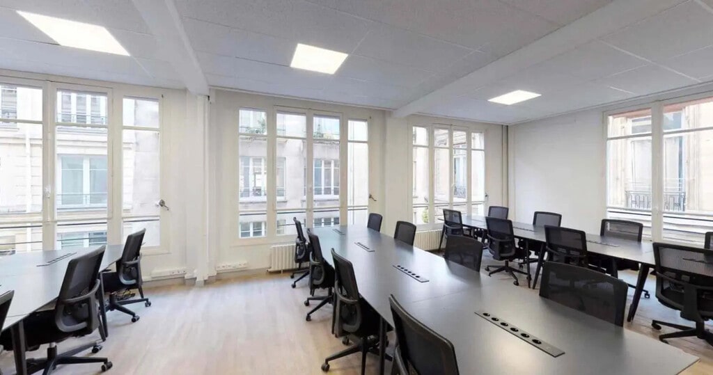 Location Bureaux 105 m² - Photo 1