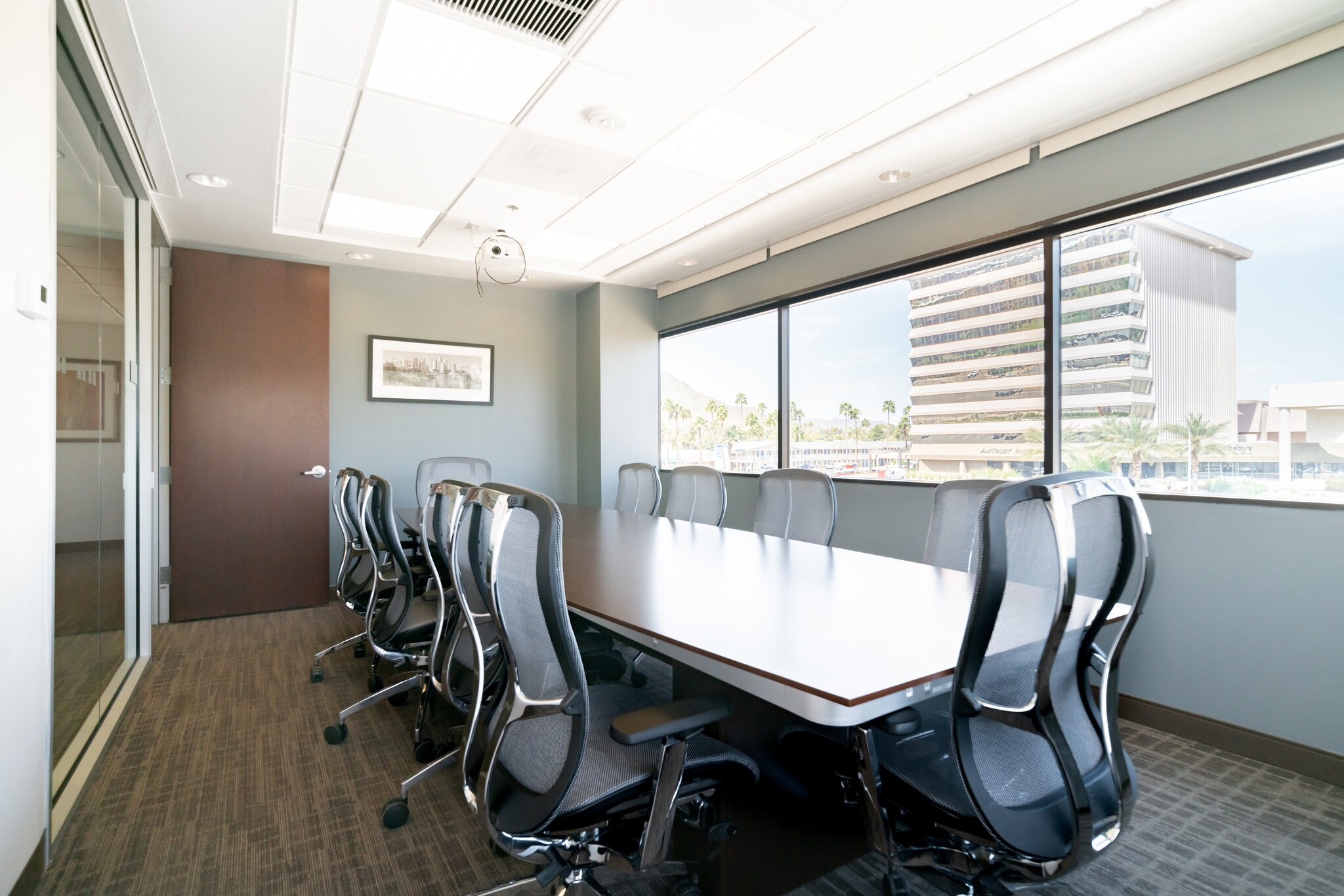 6991 E Camelback Rd, Scottsdale, AZ to rent Interior Photo- Image 1 of 6