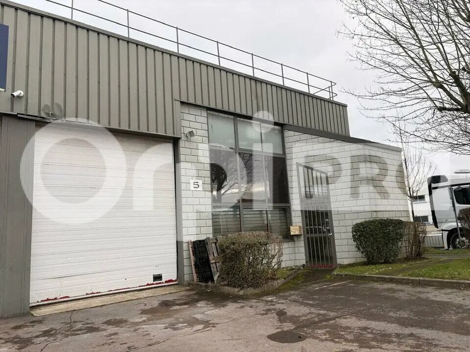 Office in Collégien to rent Building Photo- Image 1 of 7