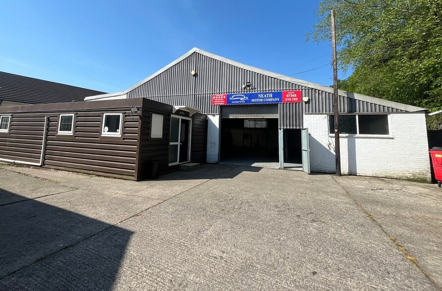 Lucy Rd, Neath to rent - Primary Photo - Image 1 of 2