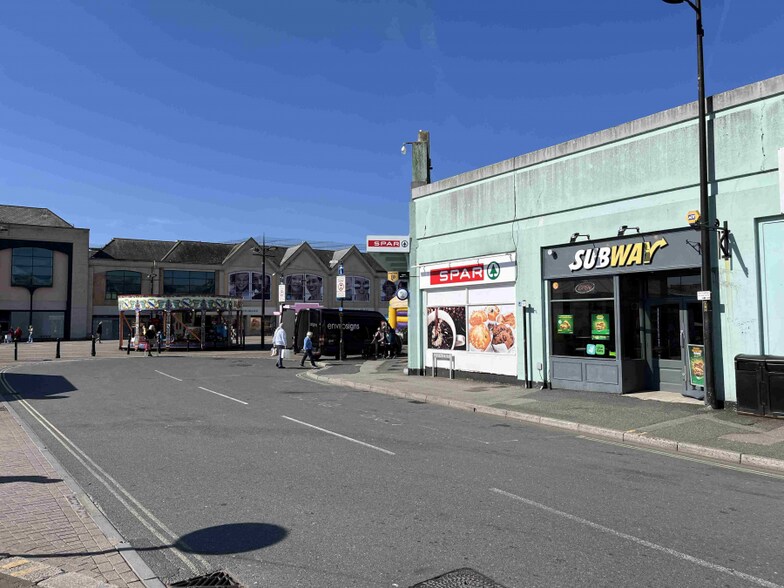 Back Quay, Truro to rent - Building Photo - Image 2 of 6