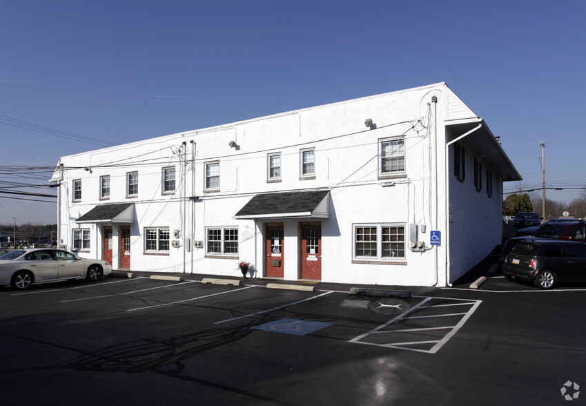 56 Newtown Richboro Rd, Richboro, PA for rent - Building Photo - Image 1 of 9