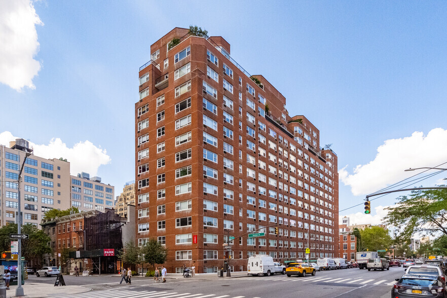 2 Charlton St, New York, NY for sale - Primary Photo - Image 1 of 1