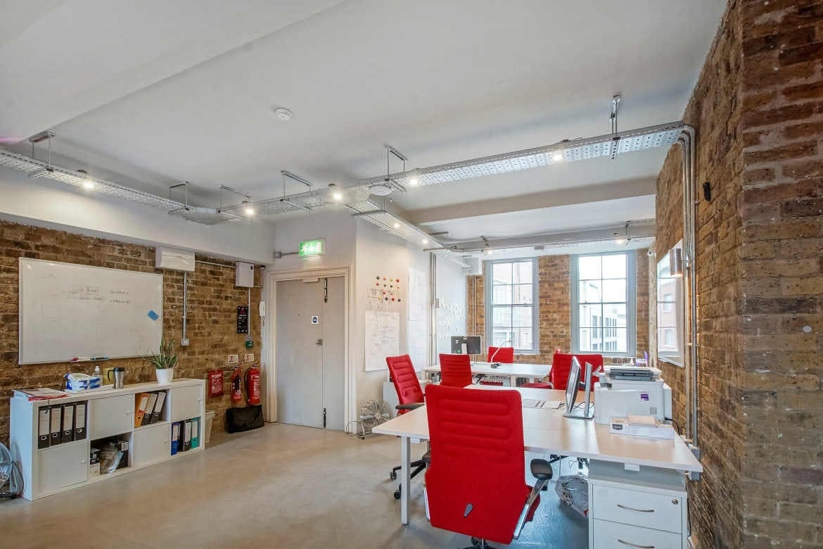 26 Britton St, London to rent Building Photo- Image 1 of 4