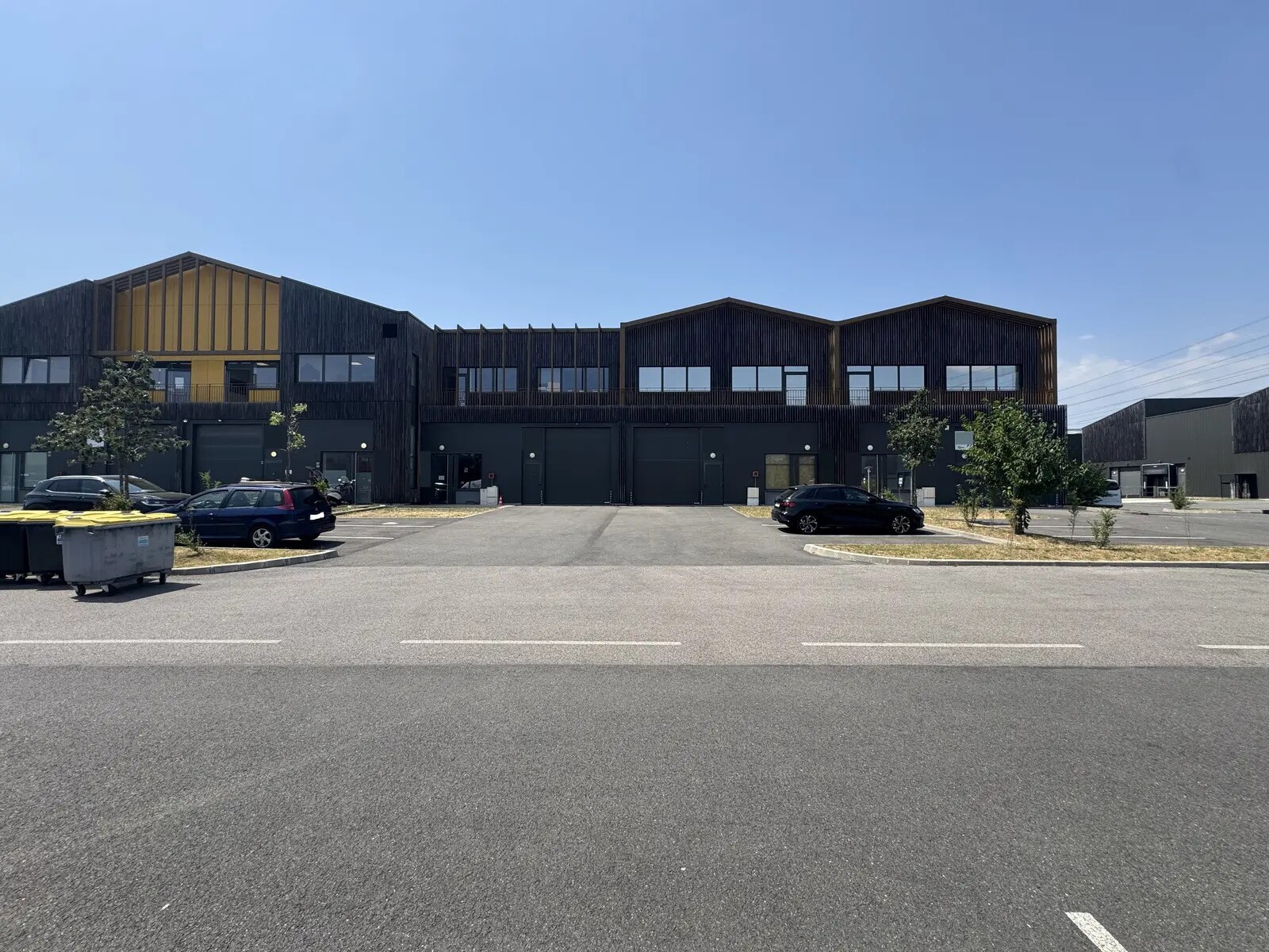 Light Industrial in Cormeilles-en-Parisis to rent Building Photo- Image 1 of 4