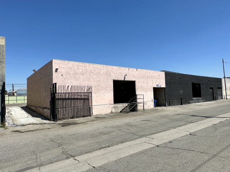 831 E 61st St, Los Angeles, CA for rent - Building Photo - Image 2 of 3