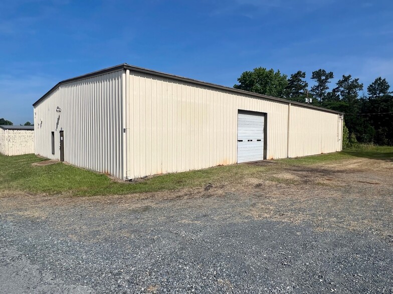 10553-4 Randleman Dr, Randleman, NC for sale - Building Photo - Image 1 of 1