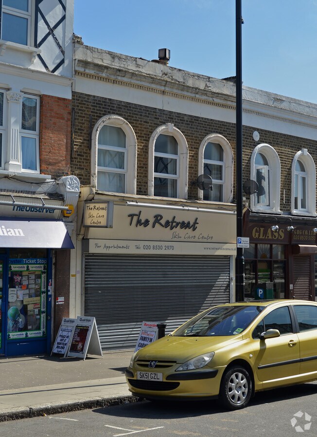 71 Ln, London E18 1JJ UK