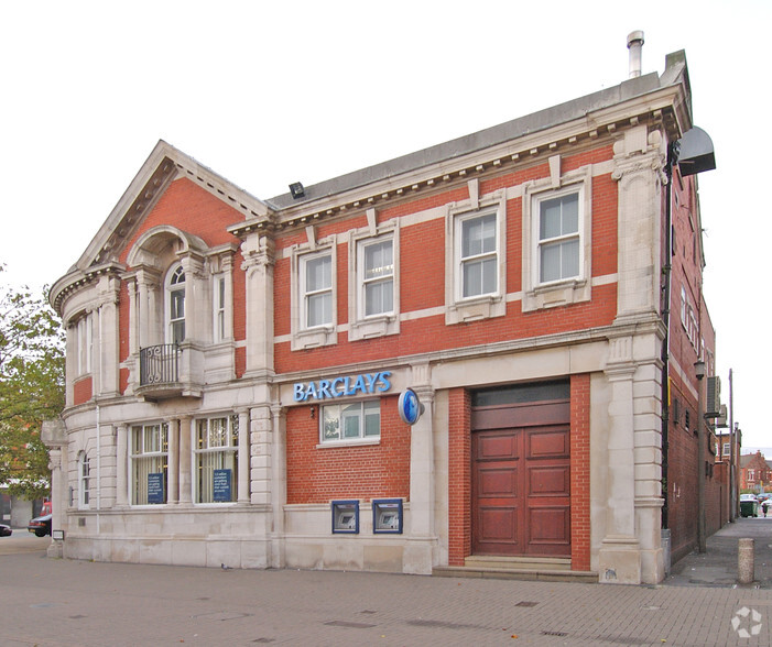 290 Liscard Way, Wallasey for rent - Primary Photo - Image 1 of 1