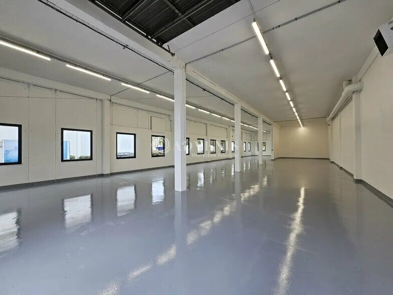 Light Industrial in Gennevilliers to rent - Building Photo - Image 2 of 5