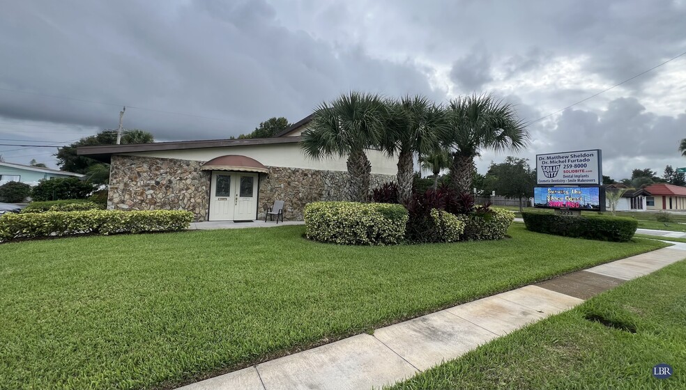 2211 Sarno Rd, Melbourne, FL for rent - Primary Photo - Image 1 of 13