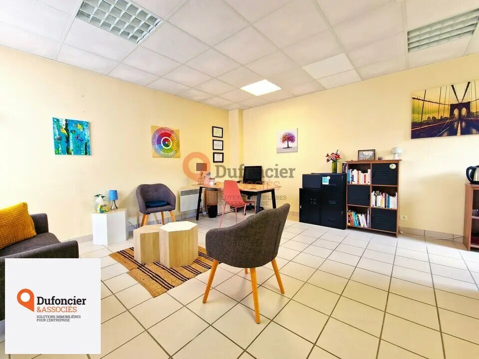 Location Bureaux 37 m² - Photo 1