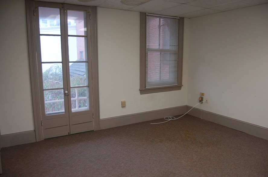 111 N Broad St, Doylestown, PA for rent - Interior Photo - Image 2 of 6